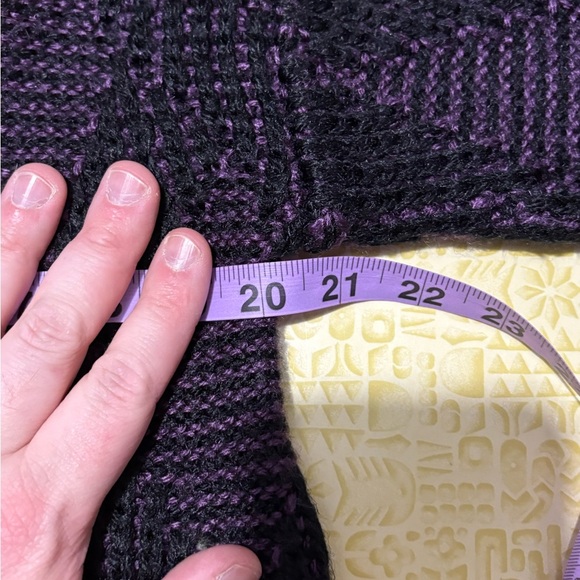 Vintage Women’s Purple and Black Crew Neck Sweater with Textured Knit - Picture 5 of 7
